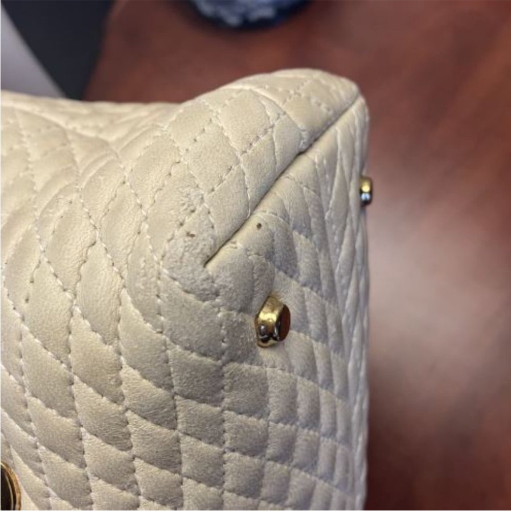 Authentic BALLY Chain Vintage Quilted Cream Leather Shoulder Bag - Picture 9 of 15